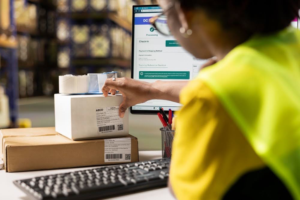 Como reduzir as divergências entre estoque físico e ERP?
